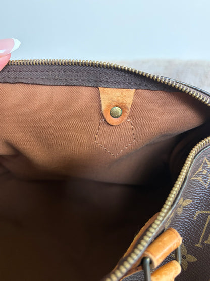 Louis Vuitton Speedy 30 Monogram Canvas, detail view 10