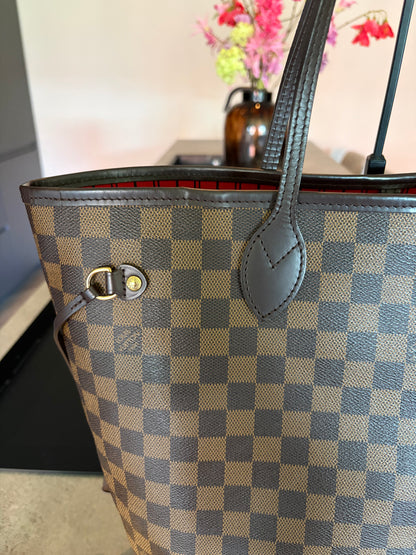 Louis Vuitton Neverfull MM Damier Ebene, condition detail