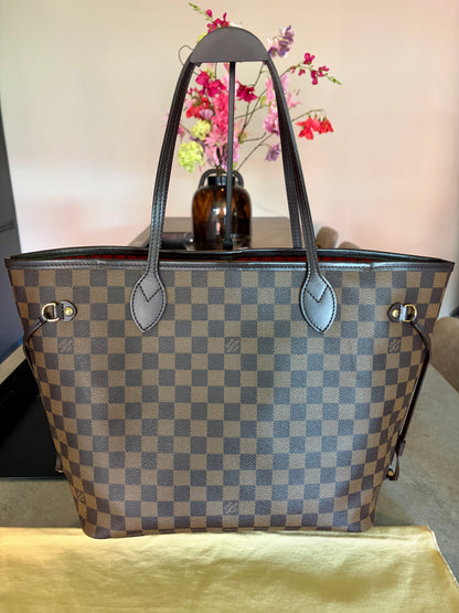 Louis Vuitton Neverfull MM Damier Ebene, handle detail