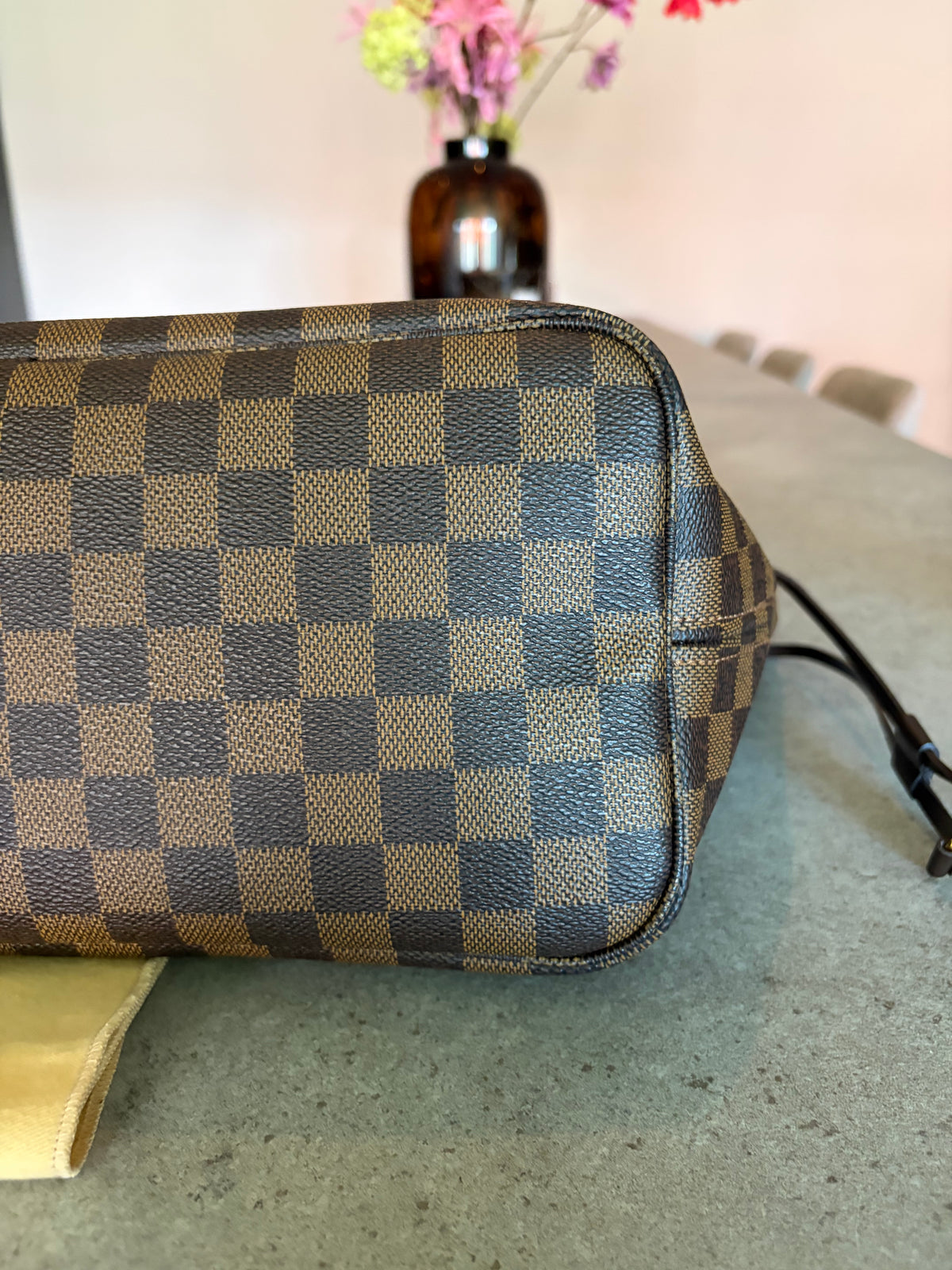Louis Vuitton Neverfull MM Damier Ebene, detail view 13