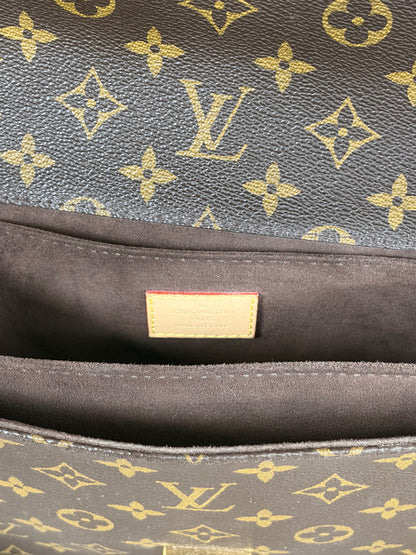 Louis Vuitton Pochette Metis, detail view 11