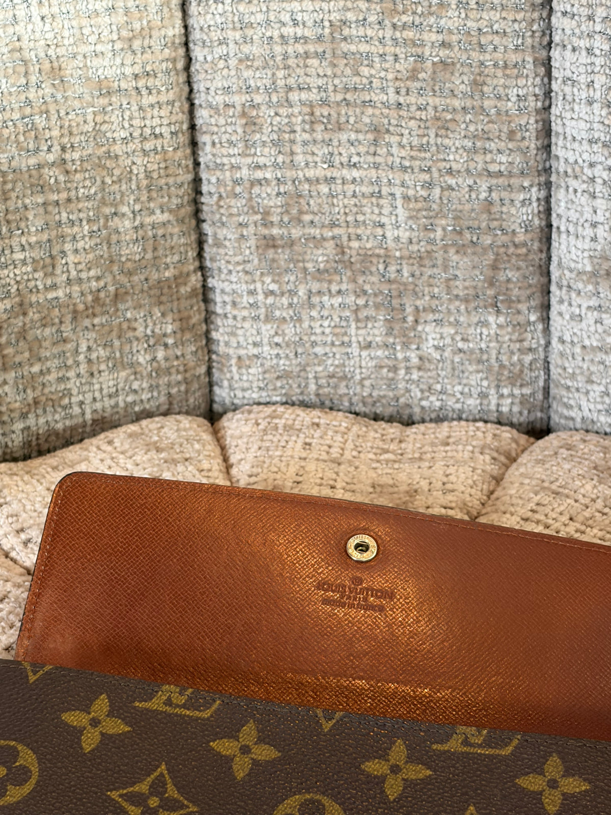 Louis Vuitton Sarah Wallet Monogram canvas, button detail