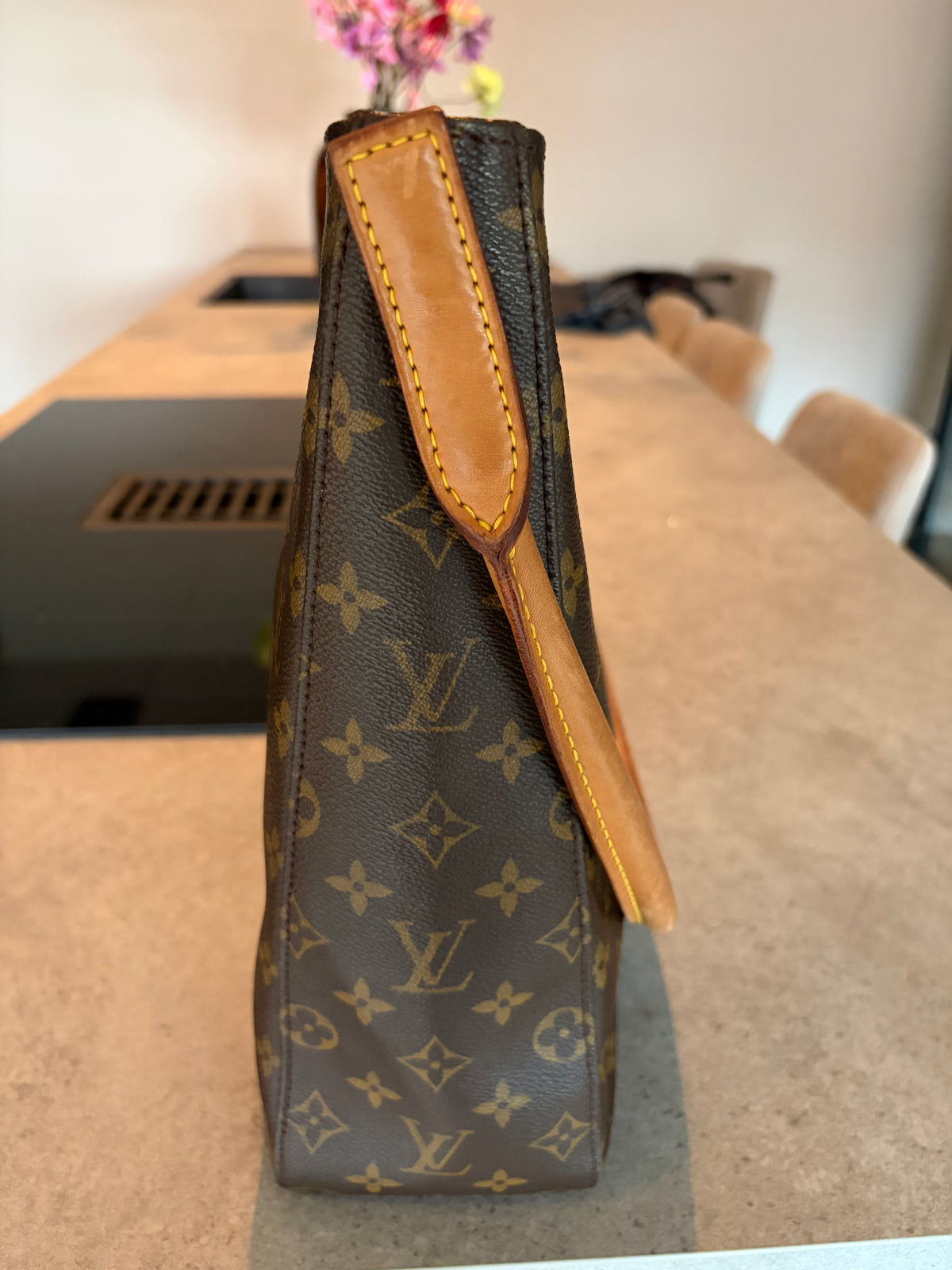 Louis Vuitton Looping GM Monogram canvas, back view