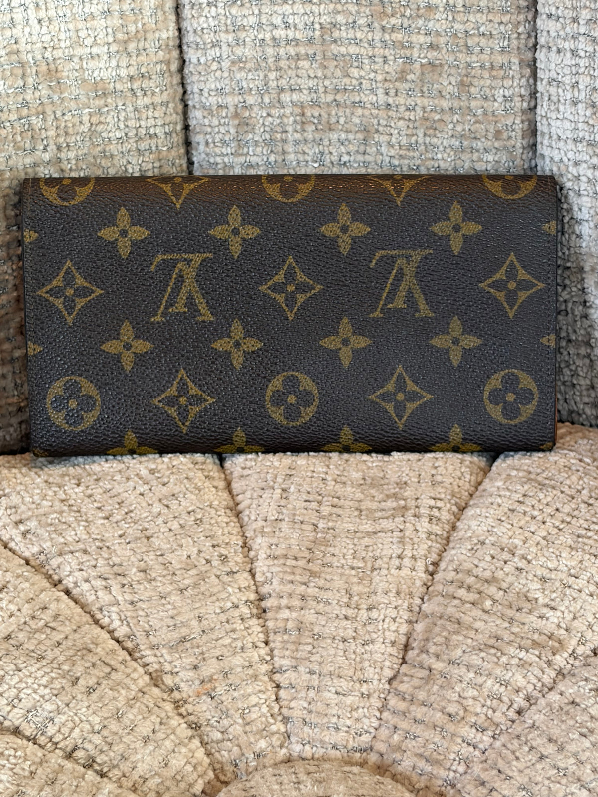 Louis Vuitton Sarah Wallet Monogram canvas, side view