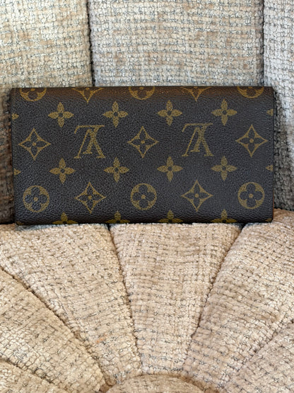Louis Vuitton Sarah Wallet Monogram canvas, side view