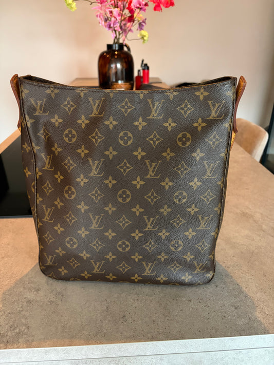 Louis Vuitton Looping GM Monogram canvas, side view