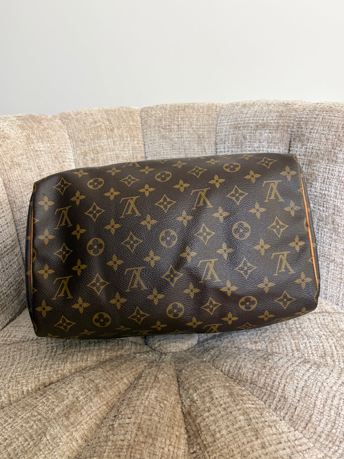 Louis Vuitton Speedy 30 Monogram Canvas, base detail