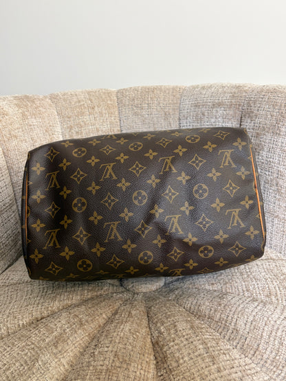 Louis Vuitton Speedy 30 Monogram Canvas, base detail