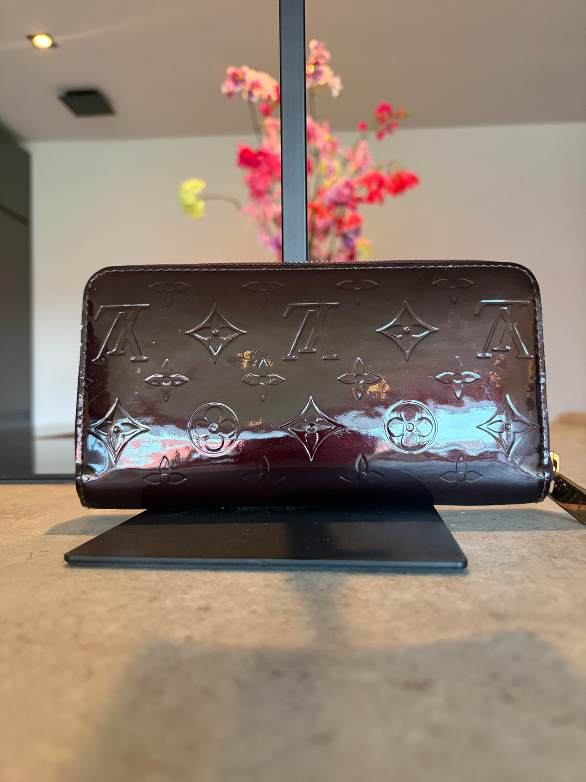 Louis Vuitton Zippy Wallet in burgundy Vernis leather, side view