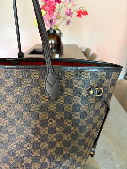Louis Vuitton Neverfull MM Damier Ebene, base detail