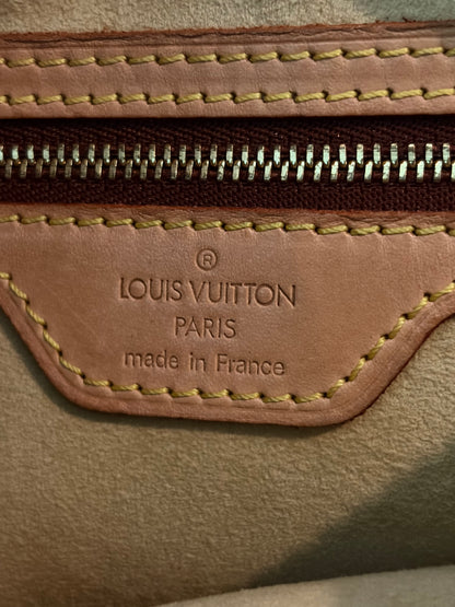 Louis Vuitton Monogram Looping Canvas GM, detail view 11