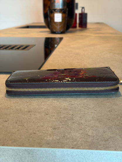 Louis Vuitton Zippy Wallet burgundy Vernis, zipper detail