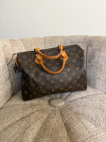Louis Vuitton Speedy 30 Monogram canvas, front view