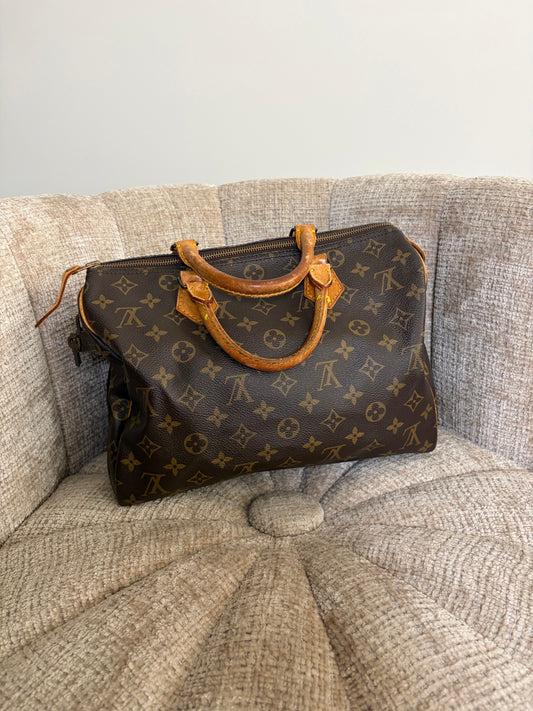 Louis Vuitton Speedy 30 Monogram canvas, front view