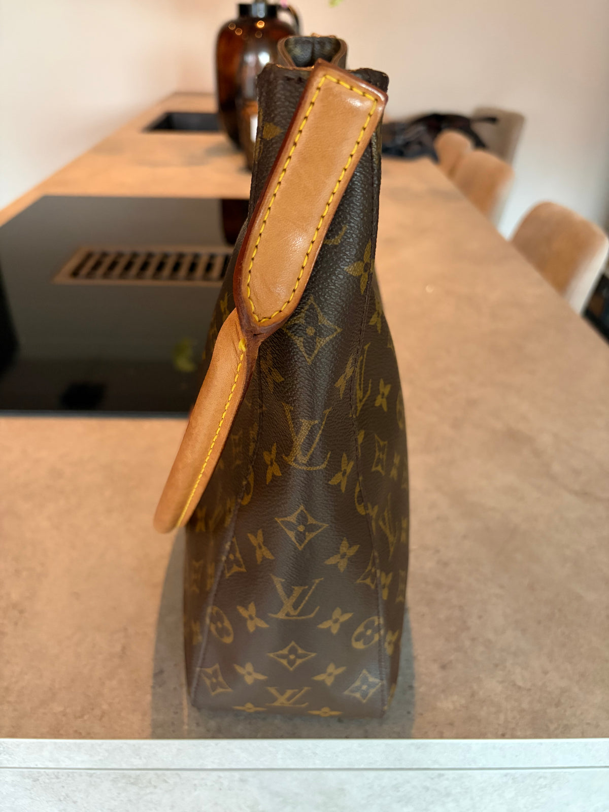 Louis Vuitton Looping GM Monogram canvas, interior view