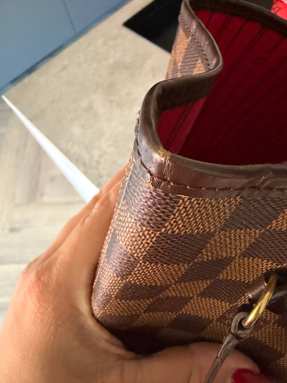 Louis Vuitton Neverfull MM Damier Ebene, condition detail