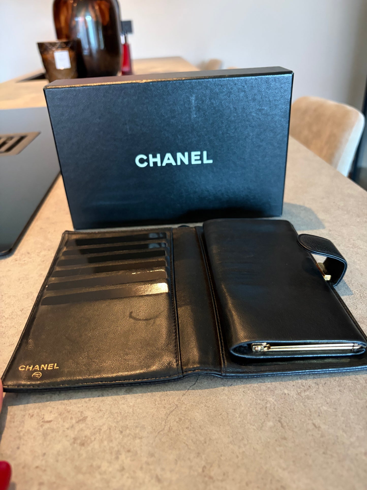 Chanel Timeless CC wallet, base detail