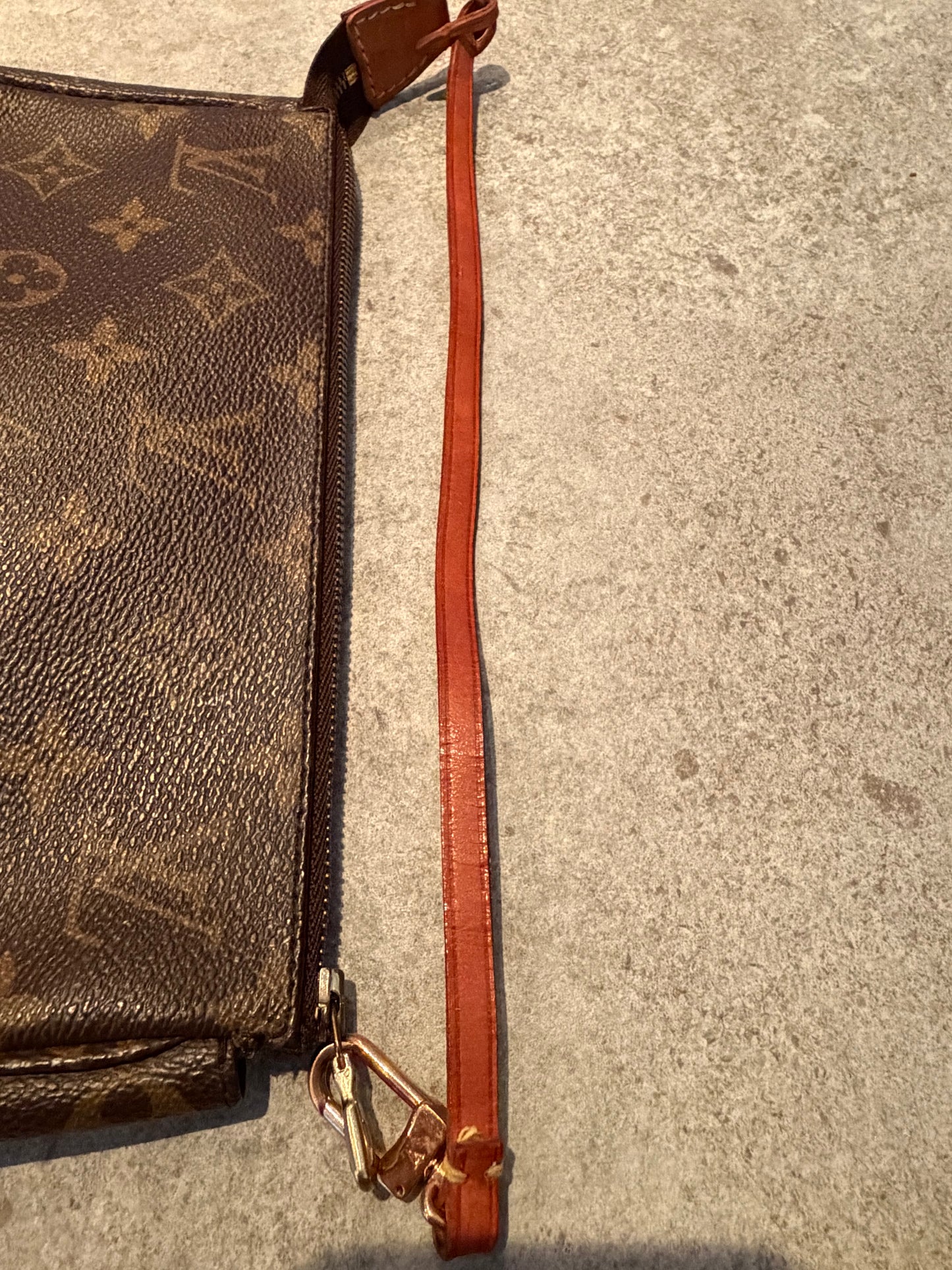 Louis Vuitton Pochette Accessoires Monogram Canvas, detail view 11